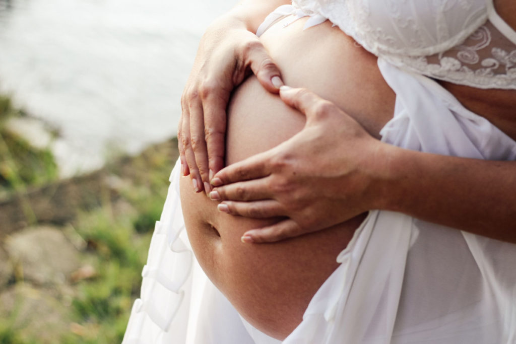 How does independent surrogacy works?